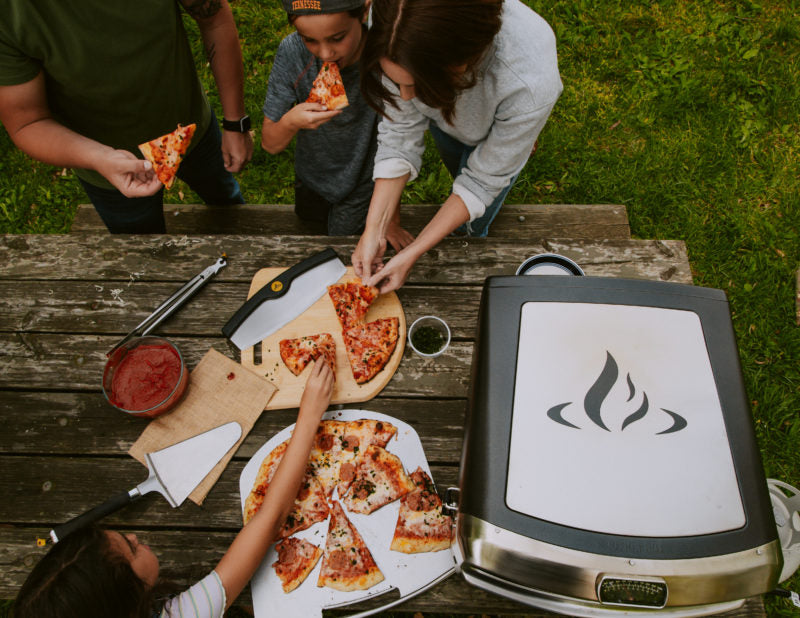 Halo Versa Cook + Serve Pizza Kit